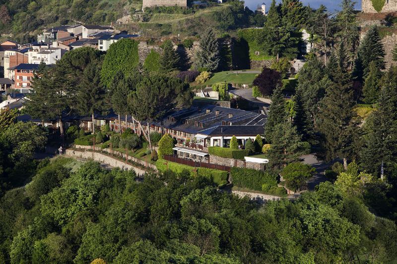 El Castell De Ciutat - Relais & Chateaux La Seu d'Urgell Exterior photo
